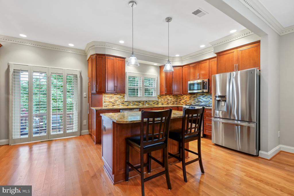 1212 DARTMOUTH ROAD
