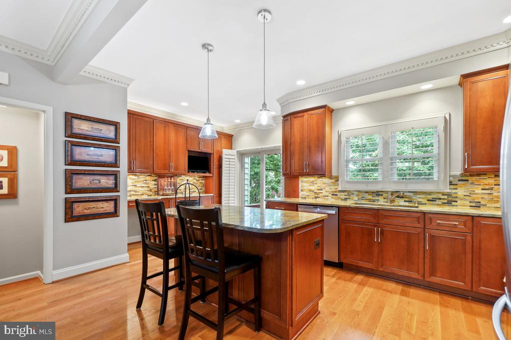 1212 DARTMOUTH ROAD