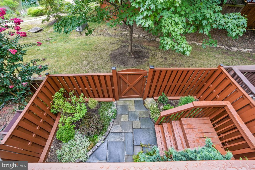 1212 DARTMOUTH ROAD