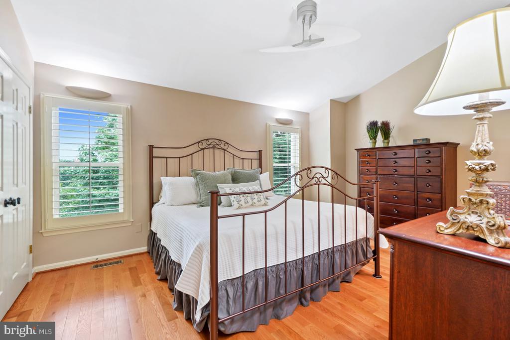 1212 DARTMOUTH ROAD