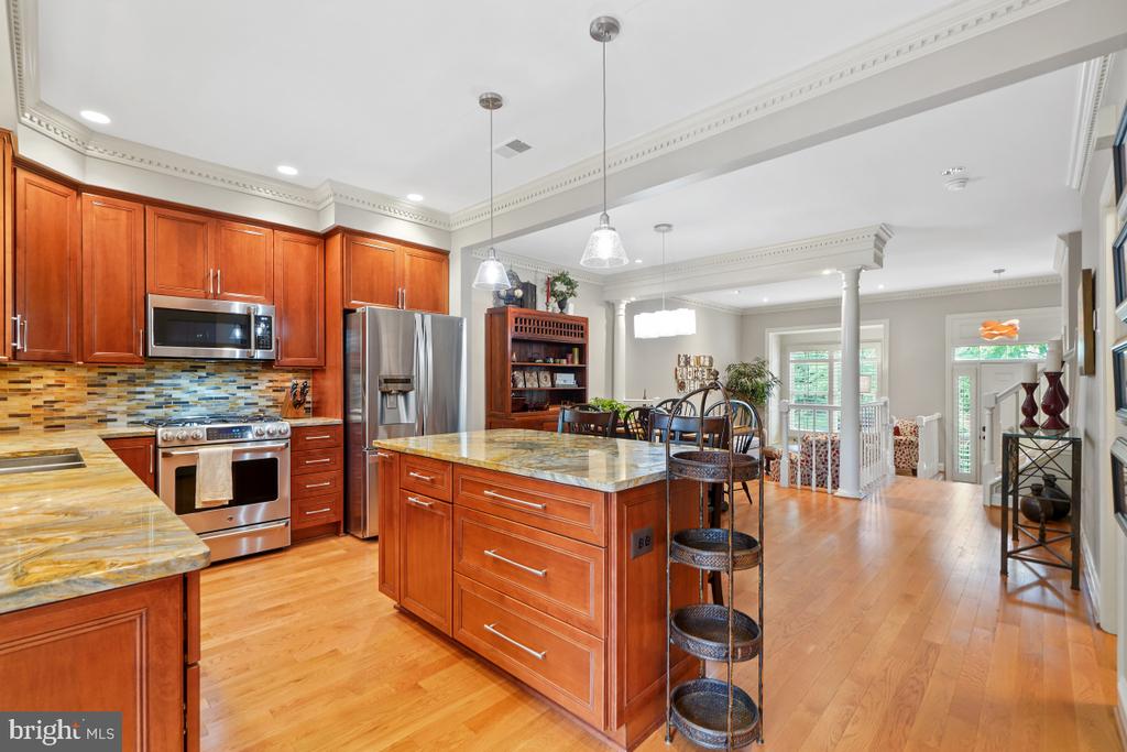 1212 DARTMOUTH ROAD