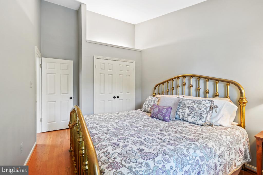 1212 DARTMOUTH ROAD