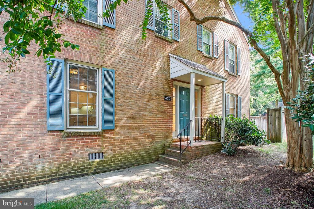 450 W GLEBE ROAD