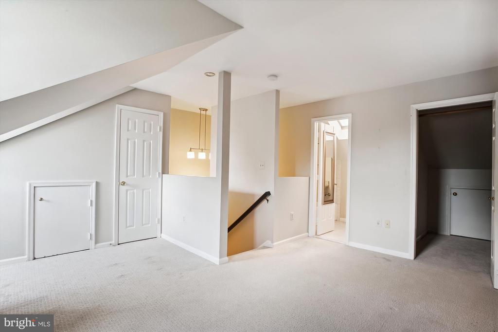 450 W GLEBE ROAD
