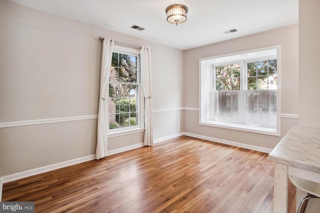 450 W GLEBE ROAD