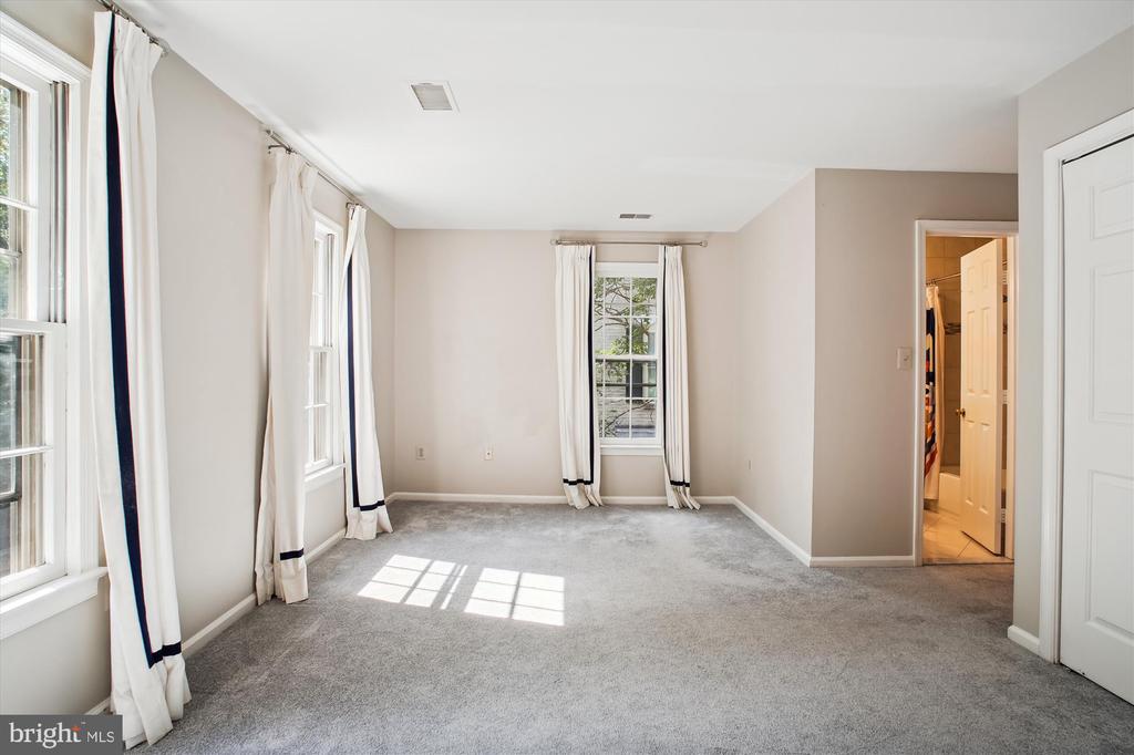 450 W GLEBE ROAD