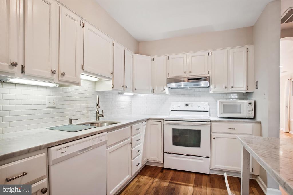 450 W GLEBE ROAD