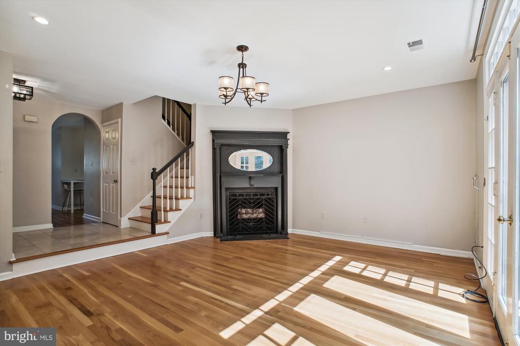 450 W GLEBE ROAD