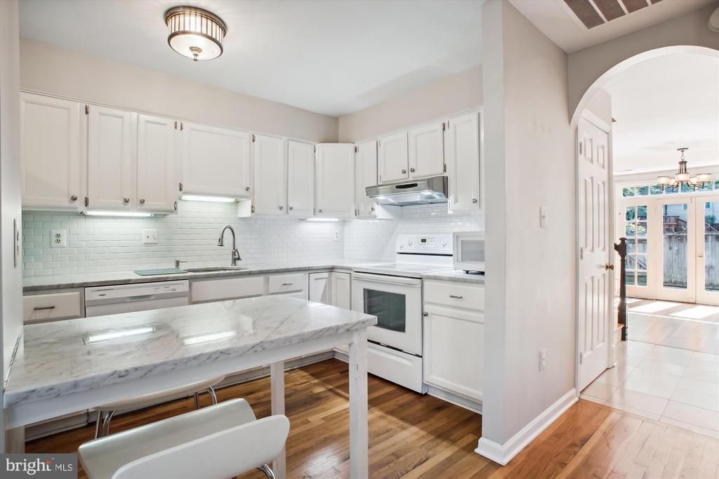 450 W GLEBE ROAD
