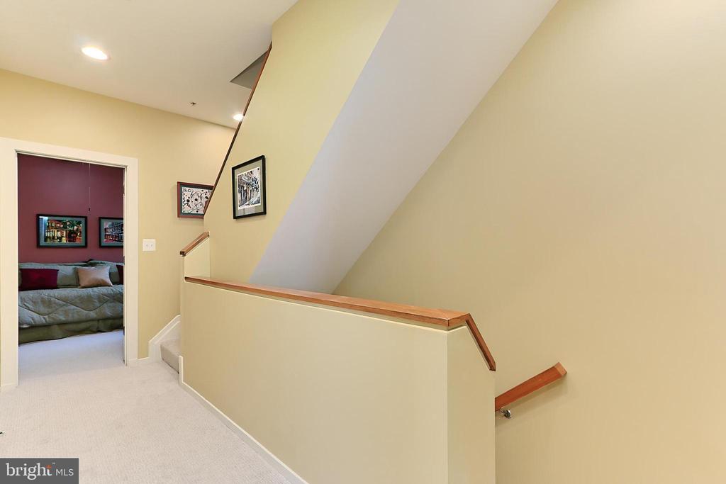 715 N FAYETTE STREET