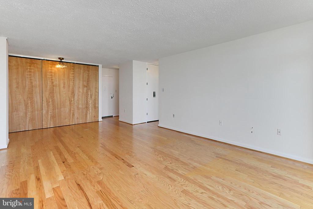 801 N PITT STREET 1209