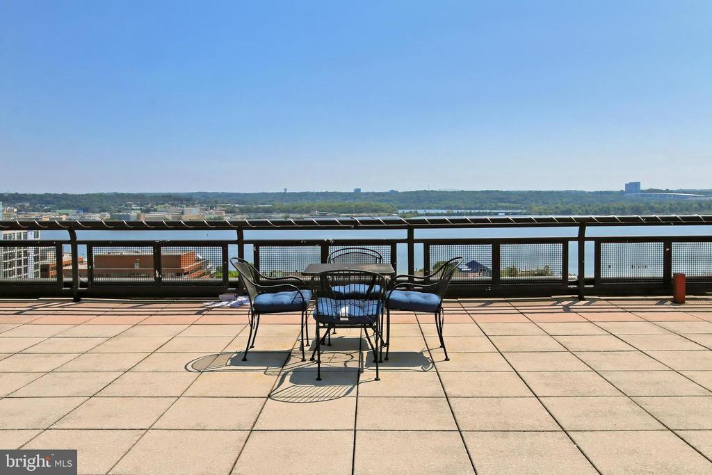 801 N PITT STREET 1209