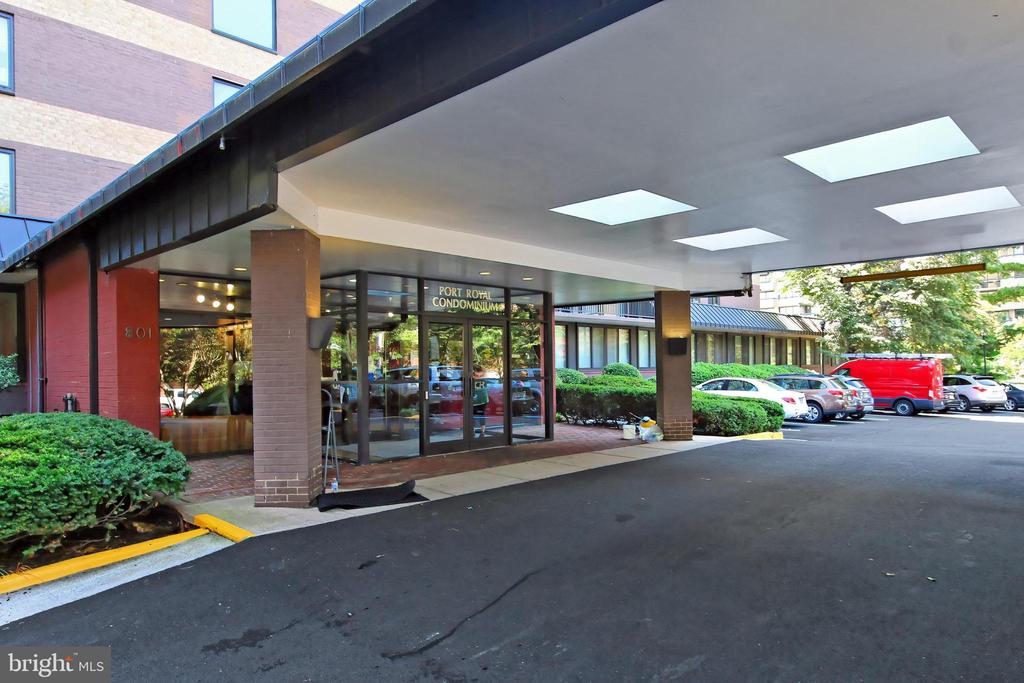 801 N PITT STREET 1209