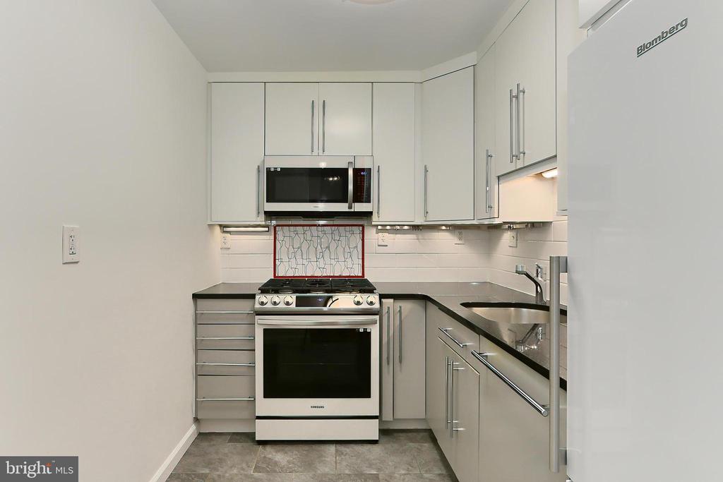 801 N PITT STREET 1209