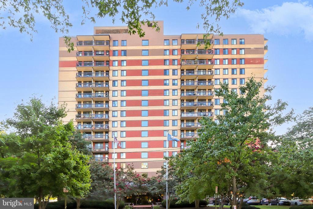801 N PITT STREET 1209