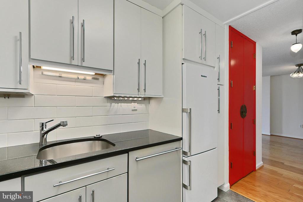 801 N PITT STREET 1209