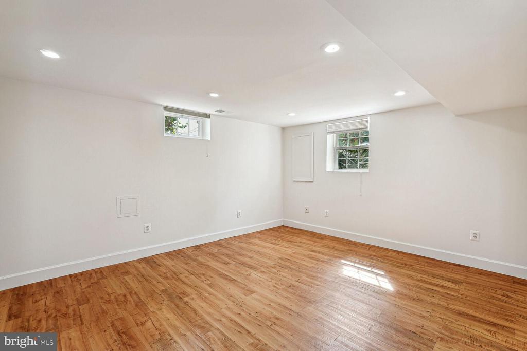 2908 EDGEHILL DRIVE