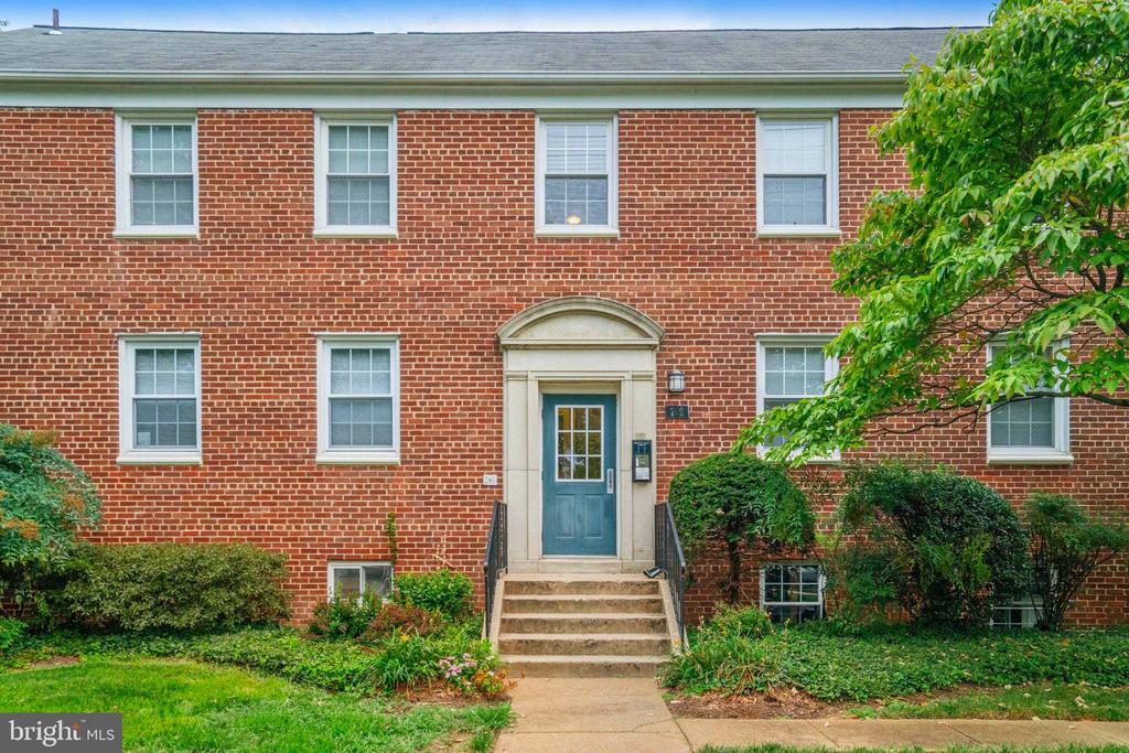 702 S FAYETTE STREET 22