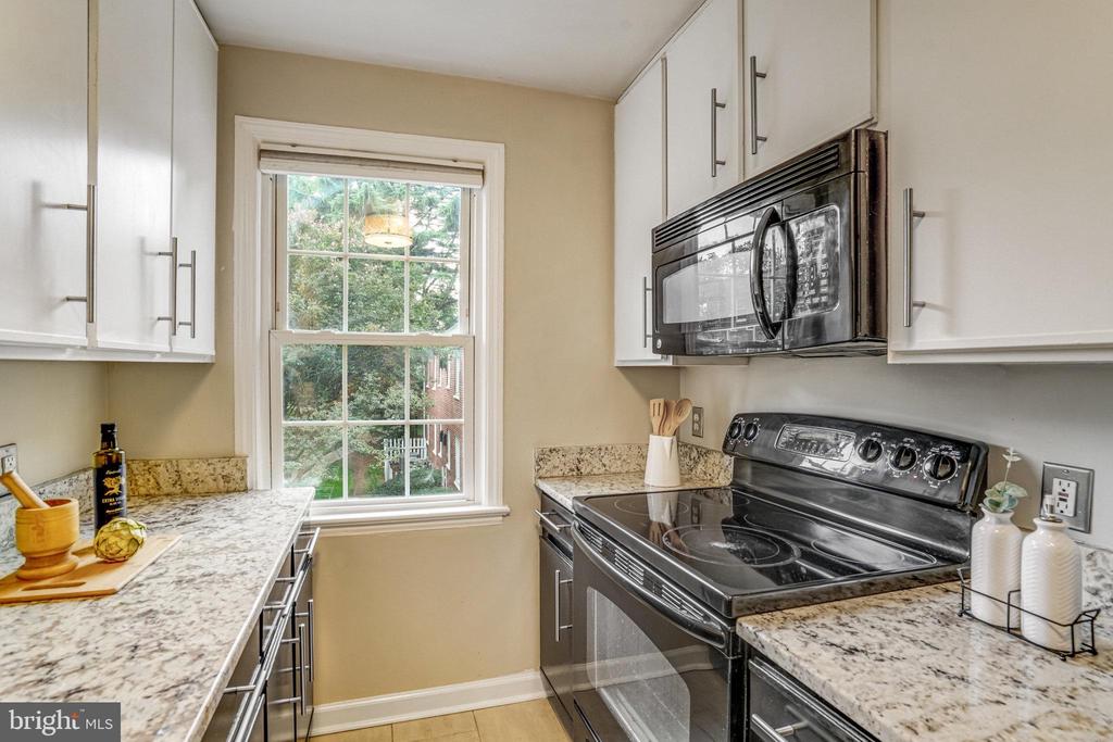 702 S FAYETTE STREET 22
