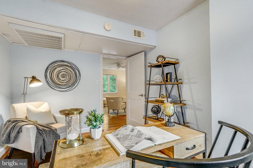 702 S FAYETTE STREET 22