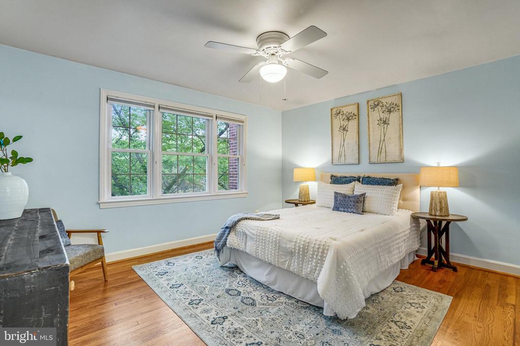 702 S FAYETTE STREET 22