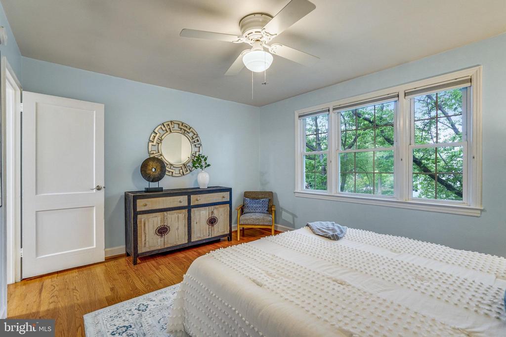 702 S FAYETTE STREET 22