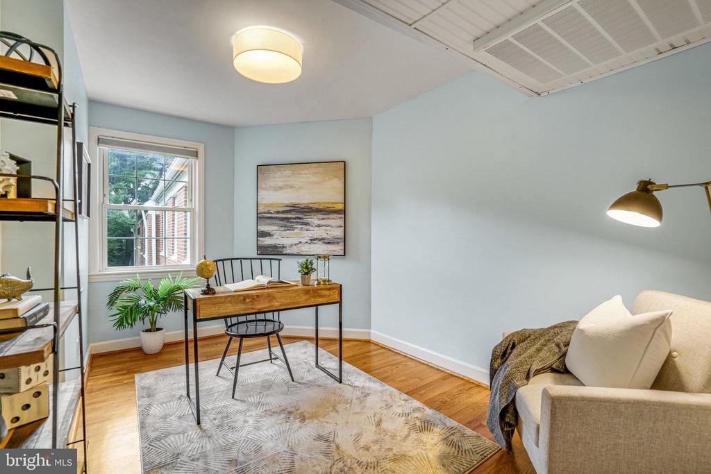 702 S FAYETTE STREET 22