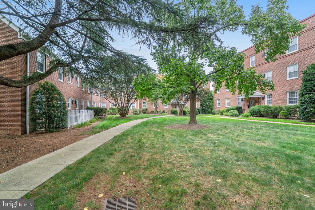 702 S FAYETTE STREET 22