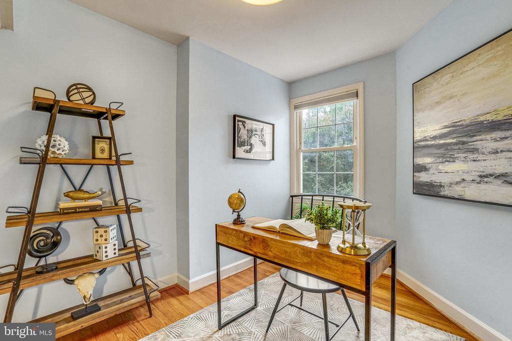 702 S FAYETTE STREET 22