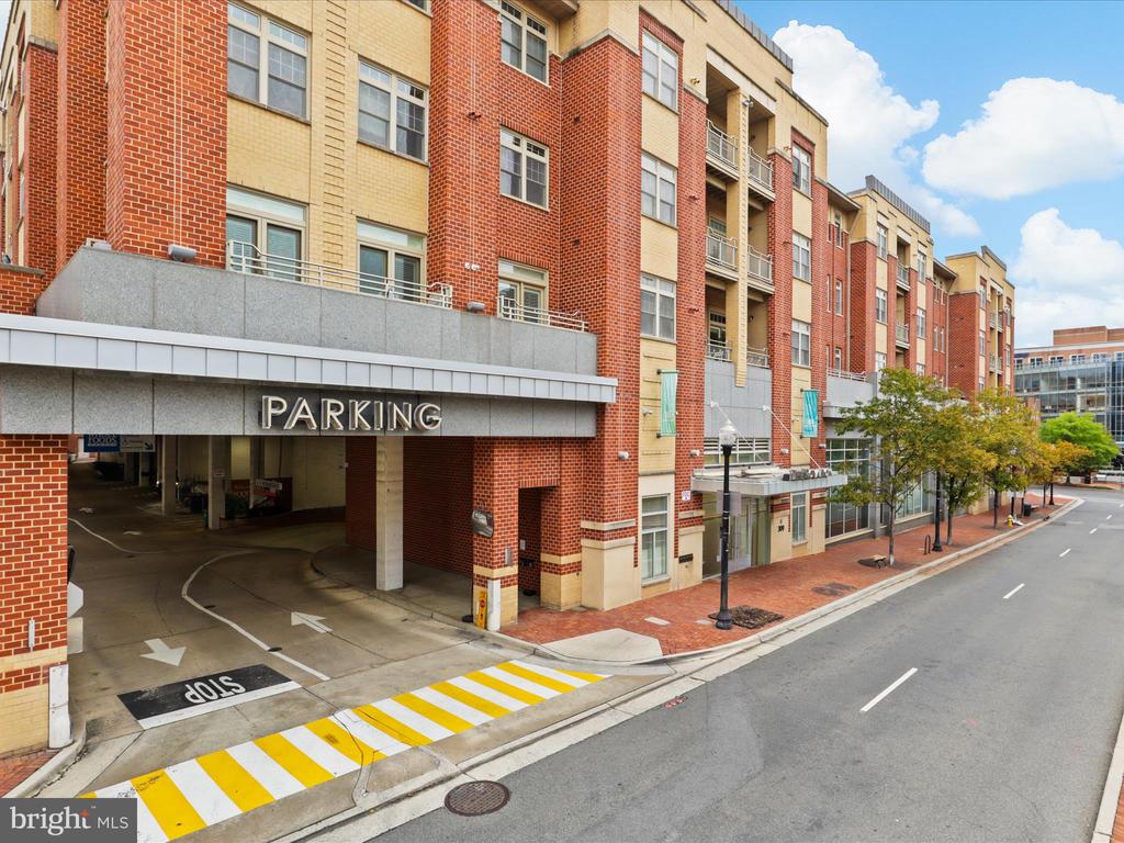 309 HOLLAND LANE 329