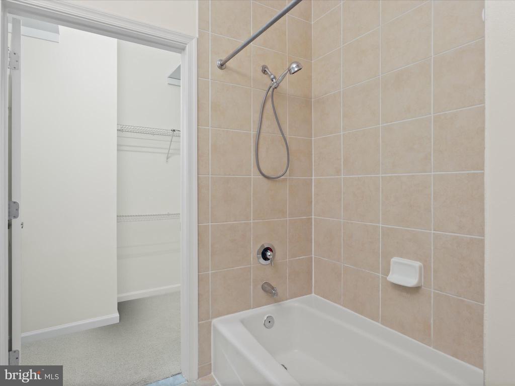 309 HOLLAND LANE 329