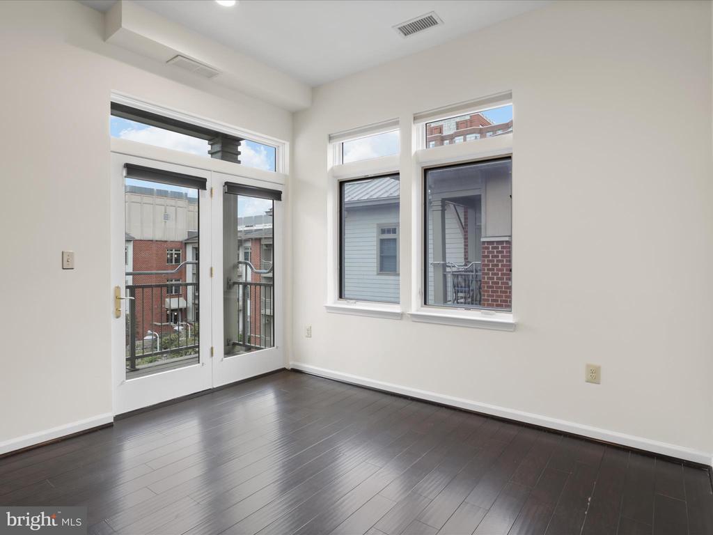 309 HOLLAND LANE 329