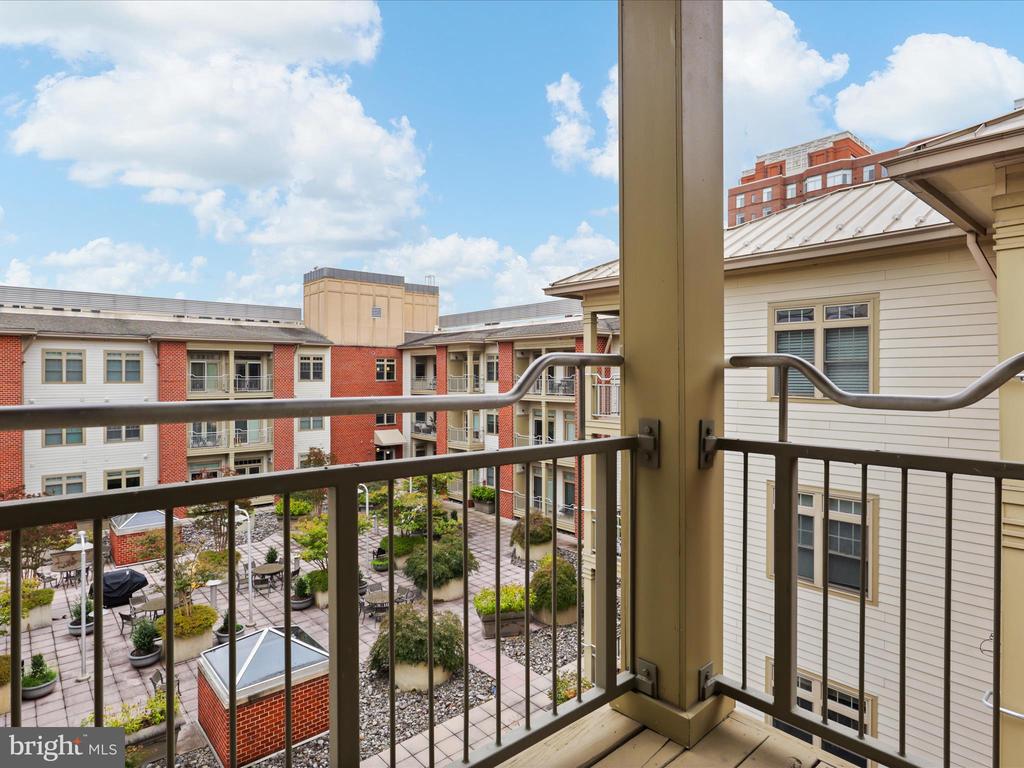 309 HOLLAND LANE 329