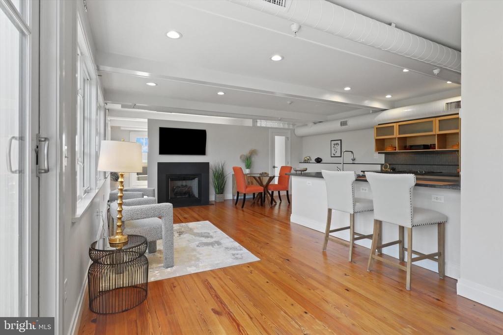 1210 QUEEN STREET 8