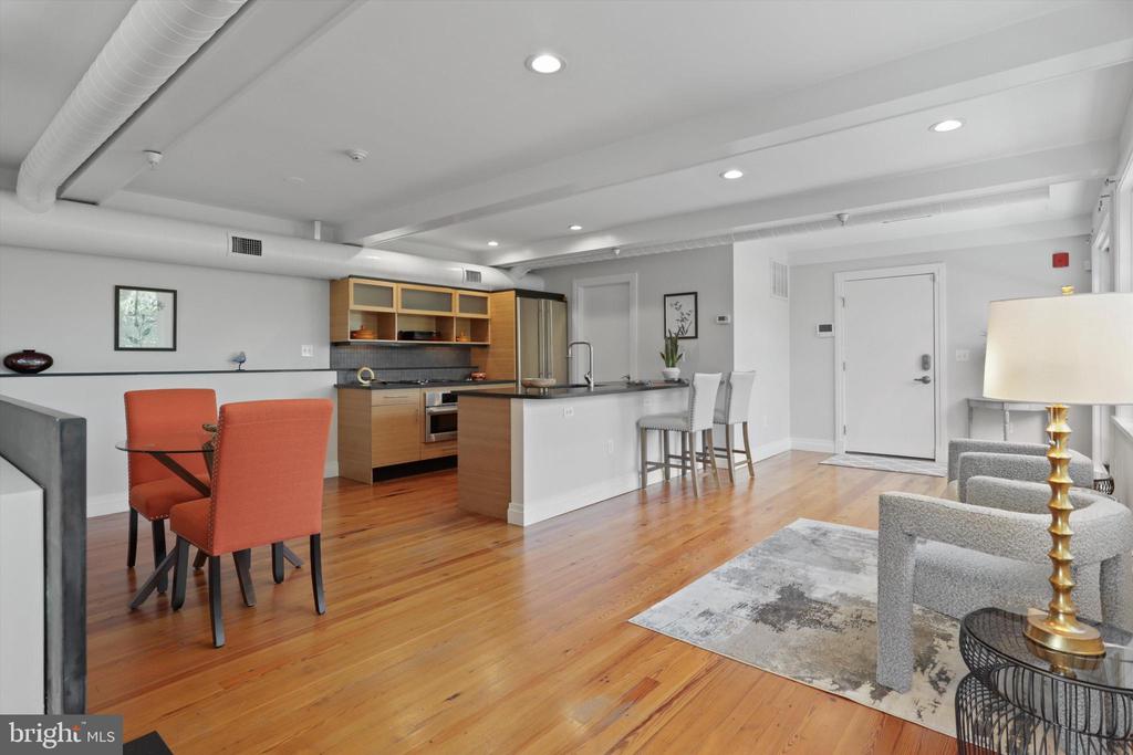 1210 QUEEN STREET 8