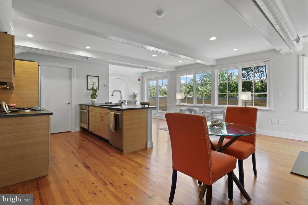 1210 QUEEN STREET 8