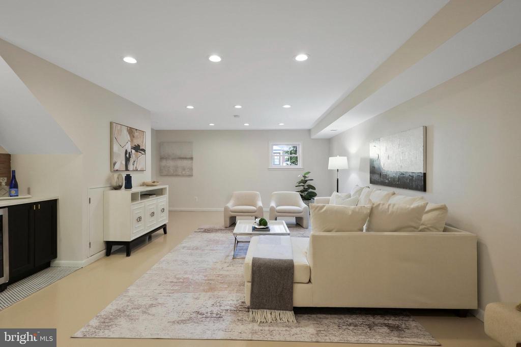 214 DUNCAN AVE A