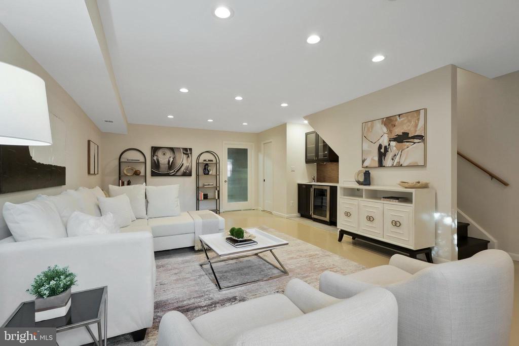 214 DUNCAN AVE A