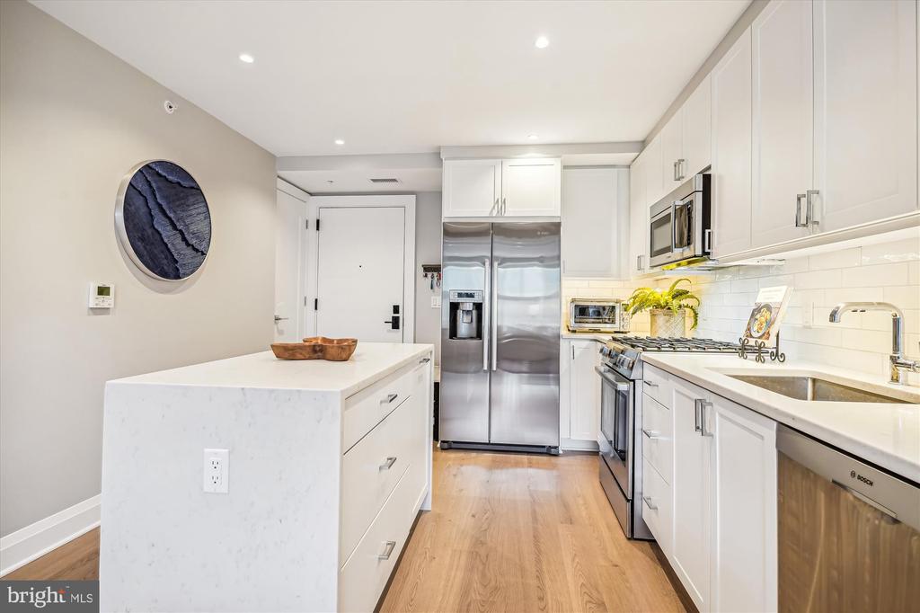 925 N FAIRFAX STREET 308