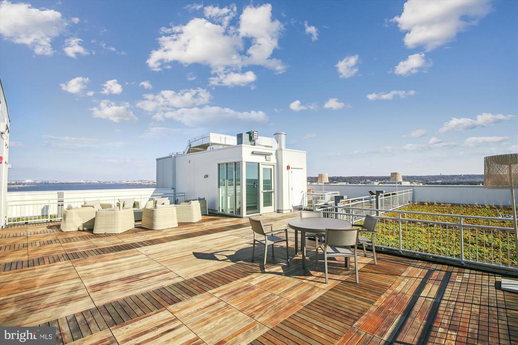 925 N FAIRFAX STREET 308