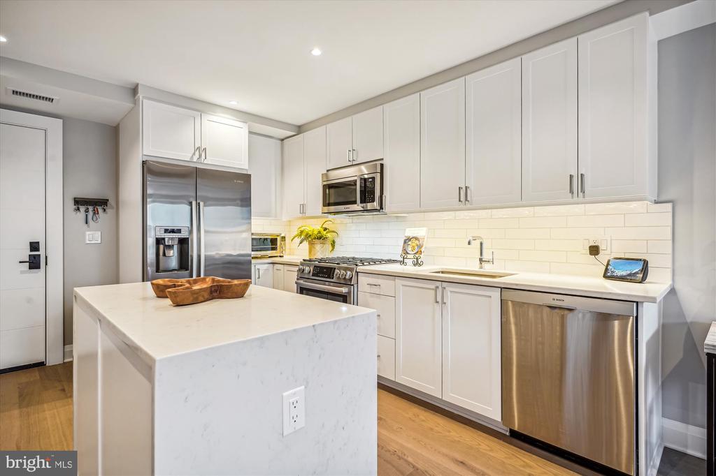 925 N FAIRFAX STREET 308