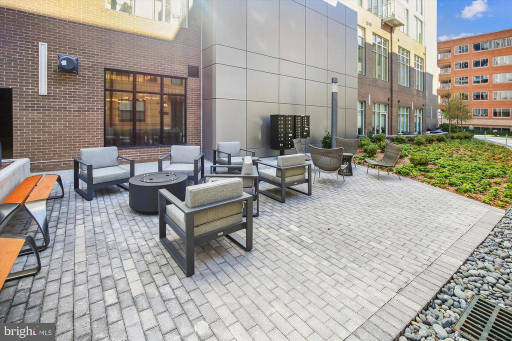 925 N FAIRFAX STREET 308