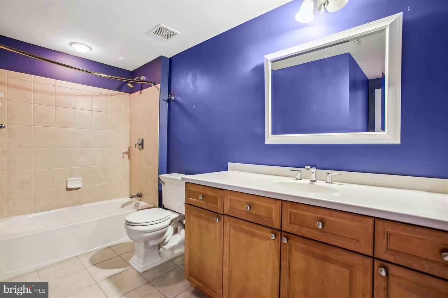 1115 CAMERON ST #205