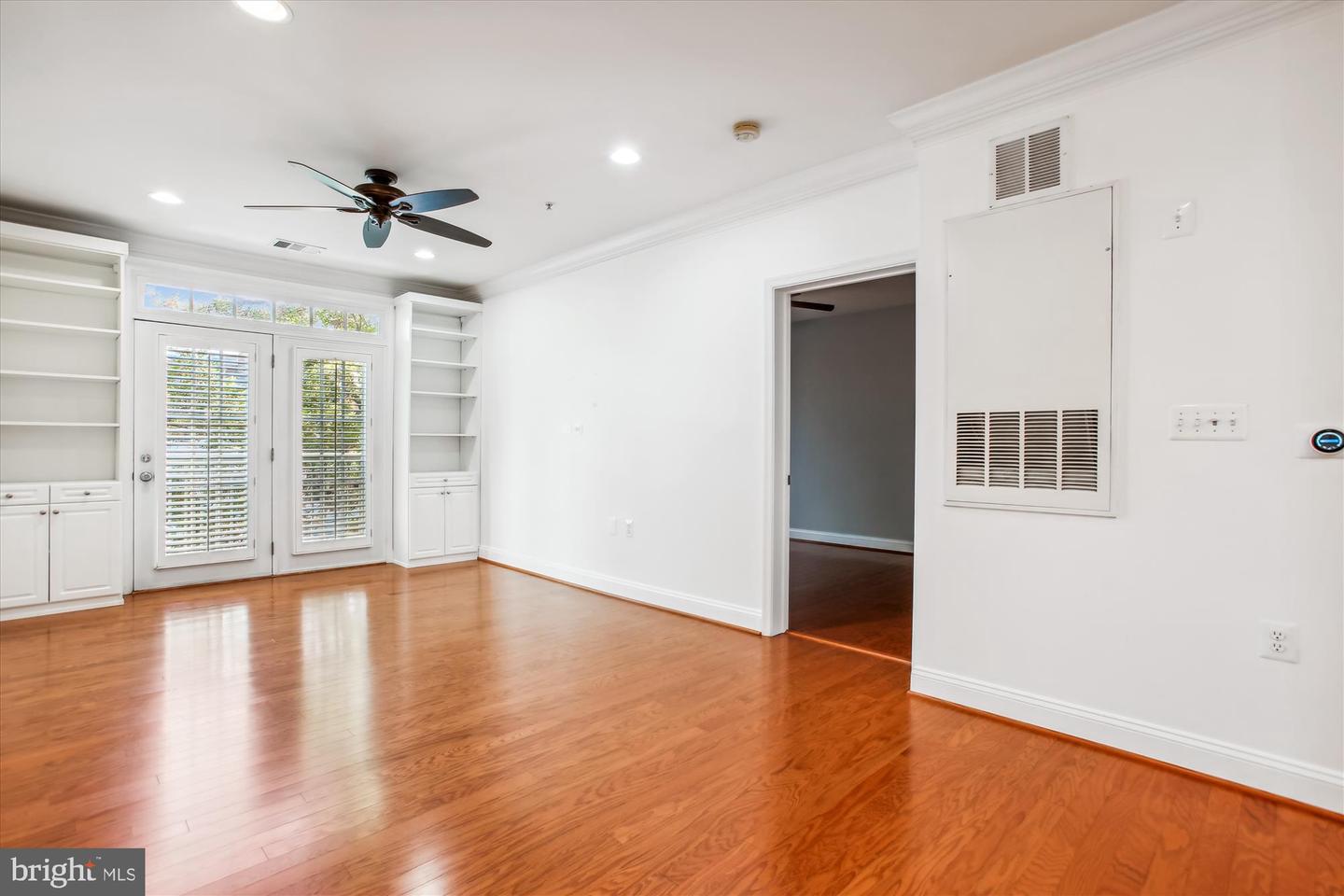 1115 CAMERON ST #205
