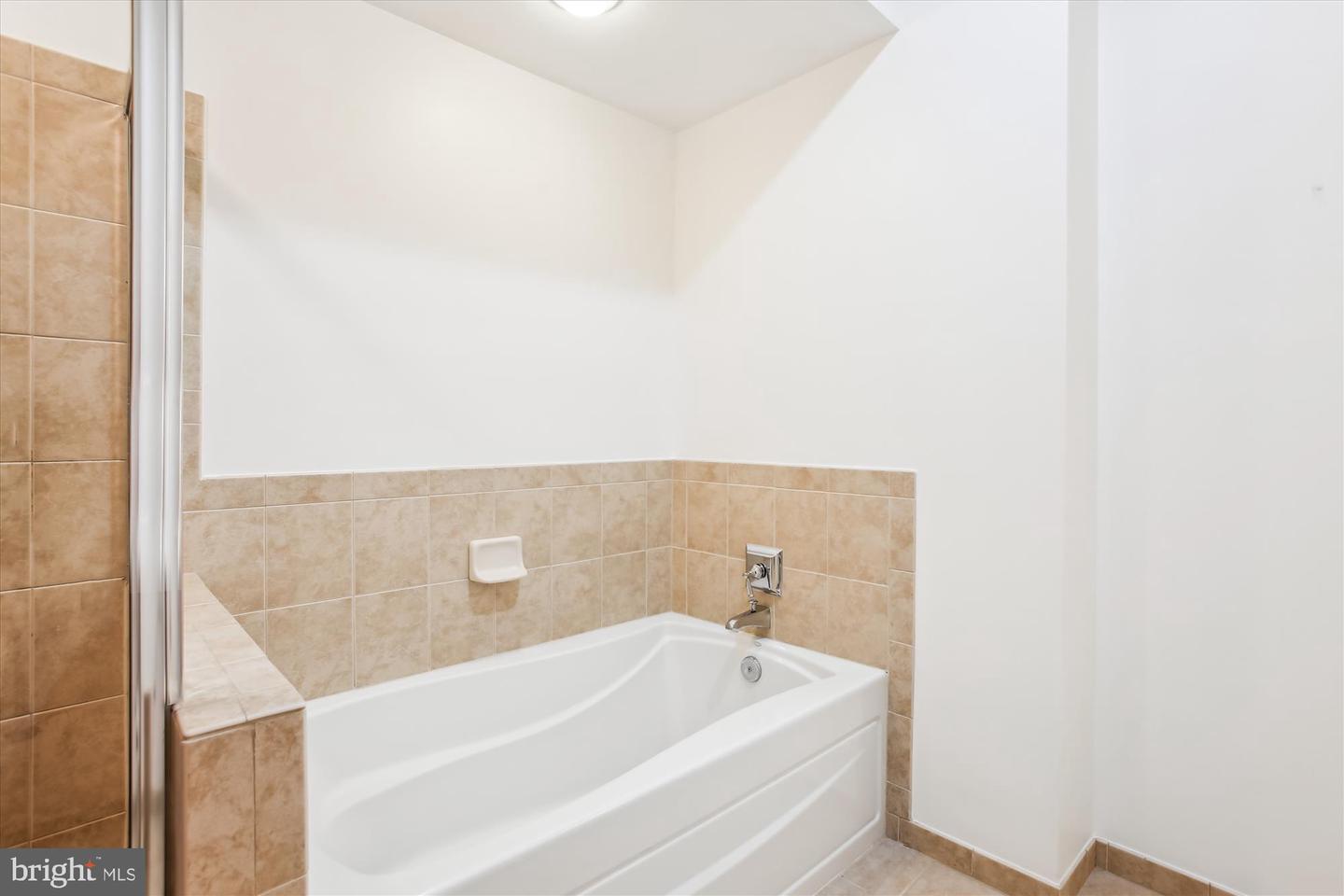 1115 CAMERON ST #205
