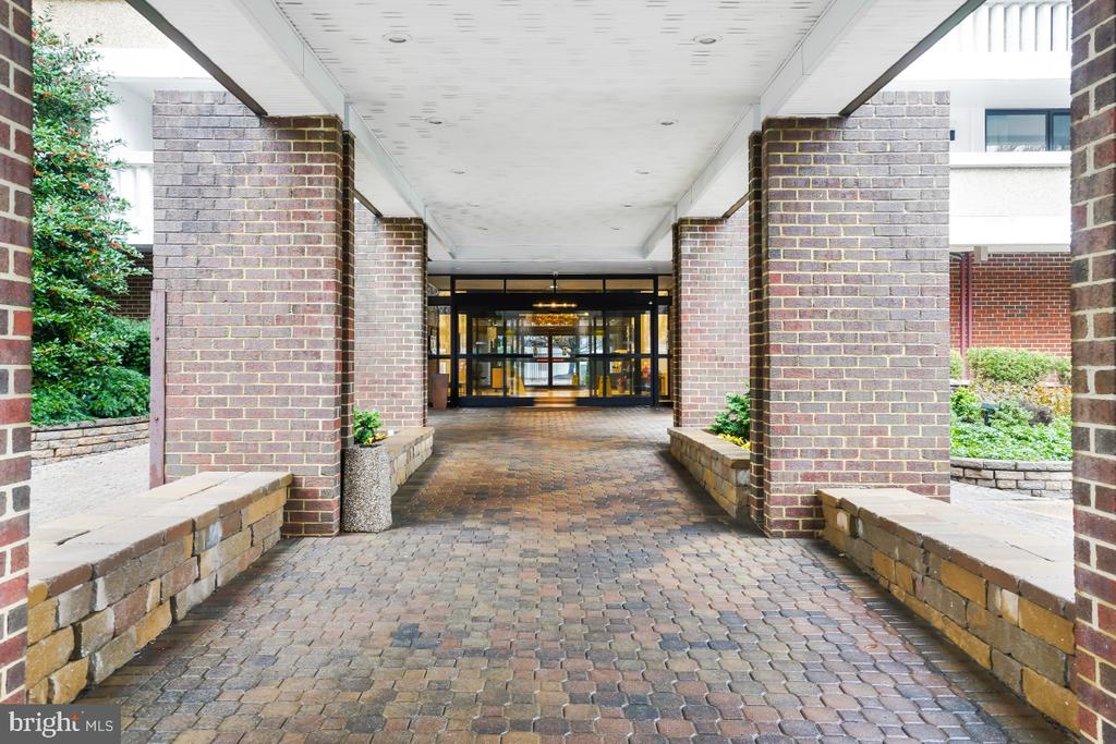 6101 EDSALL ROAD 304