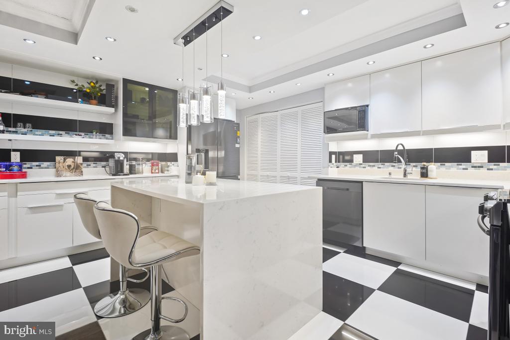 6101 EDSALL ROAD 304