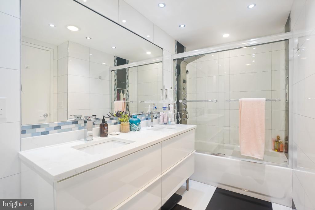 6101 EDSALL ROAD 304