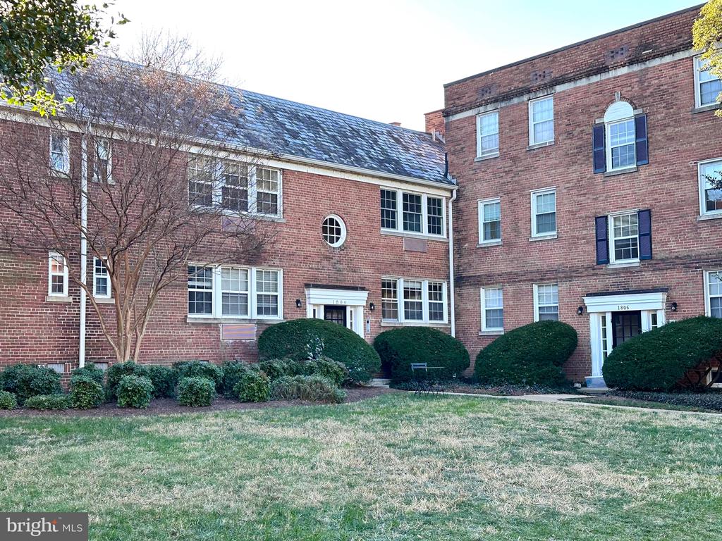 1804 W ABINGDON DRIVE 102