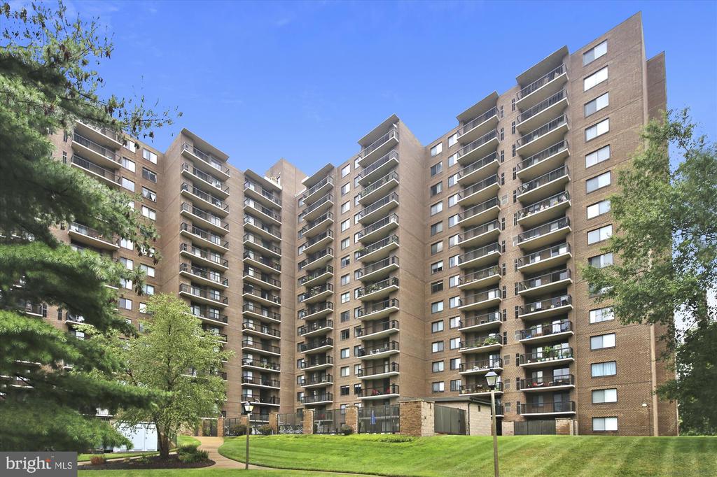200 N PICKETT STREET 111